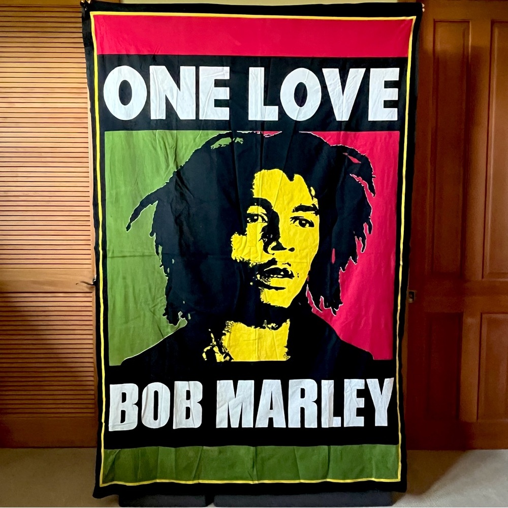 Vintage Bob Marley ONE LOVE Wall Tapestry 54 in x 80 in Red Green Yellow Black